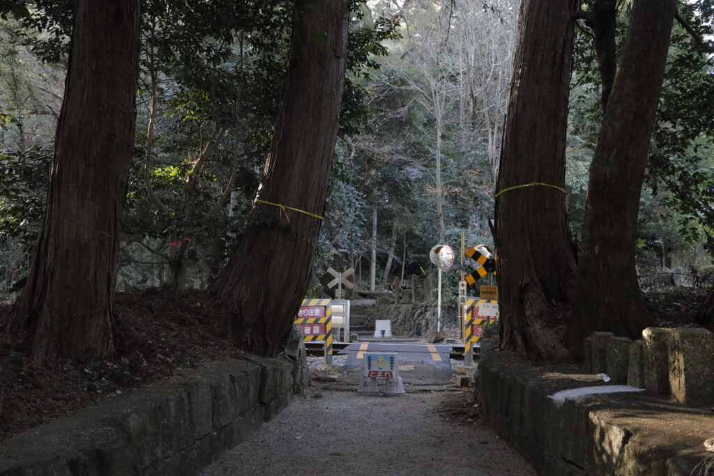 境内に踏切！「飯野高宮神山神社」に行ってみました。