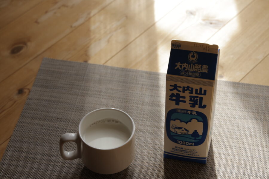 大内山牛乳で朝食を。